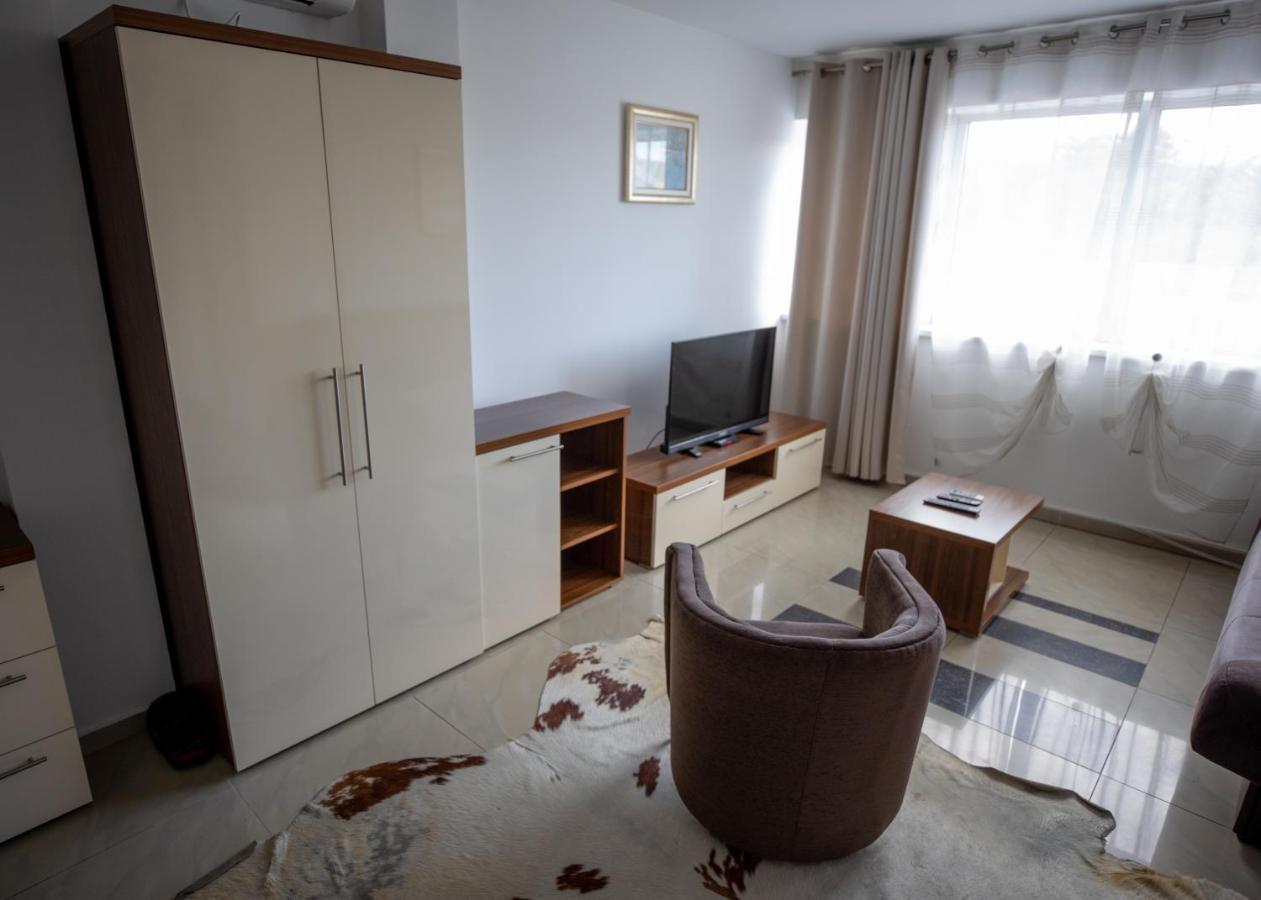 Guest House Agropapuk Šid Eksteriør billede