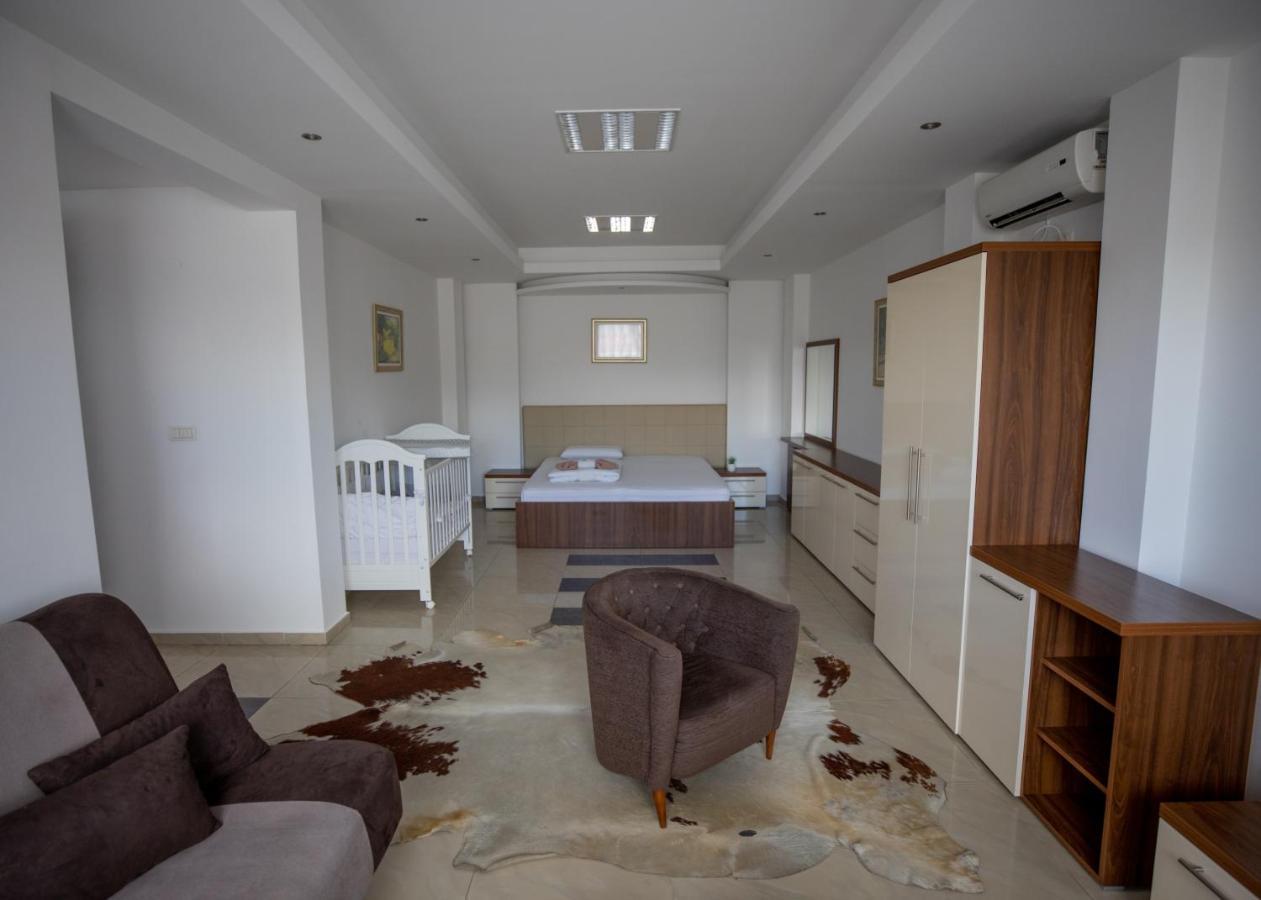 Guest House Agropapuk Šid Eksteriør billede