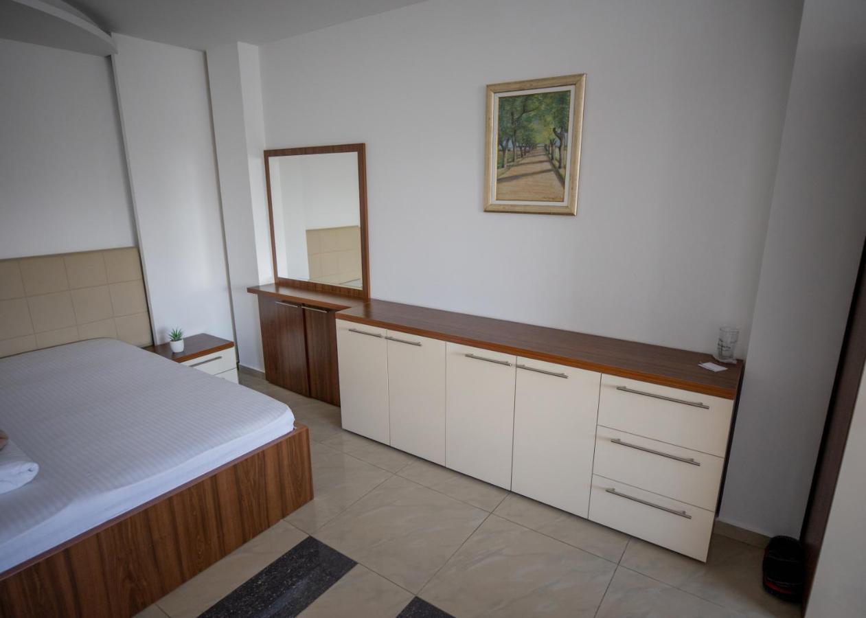 Guest House Agropapuk Šid Eksteriør billede
