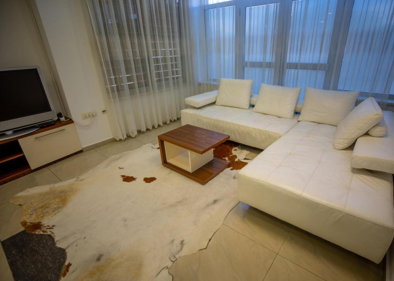 Guest House Agropapuk Šid Eksteriør billede