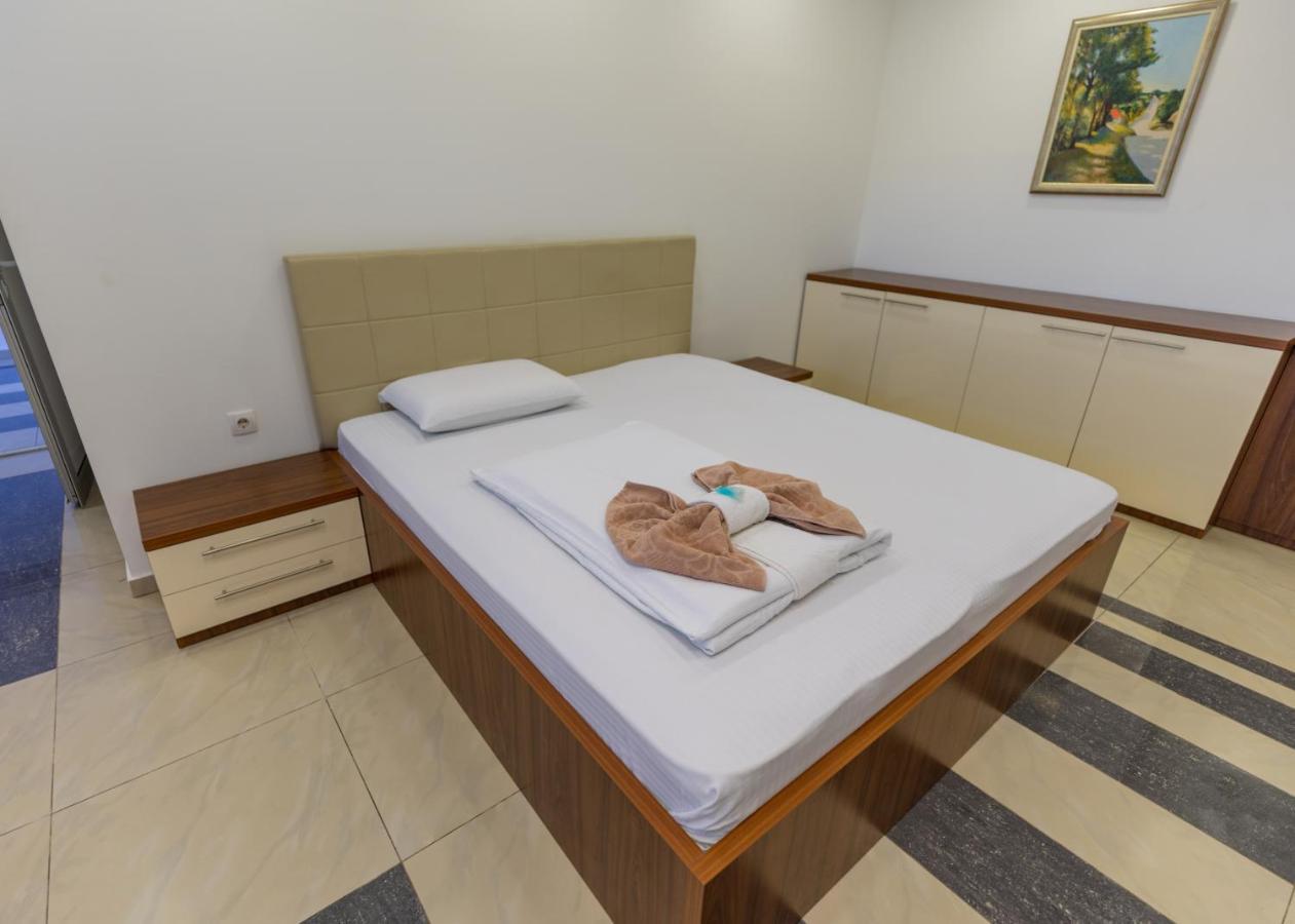 Guest House Agropapuk Šid Eksteriør billede